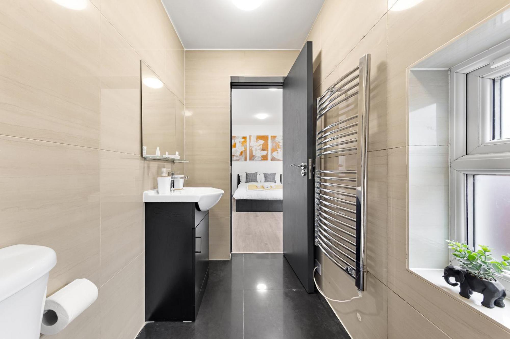 Apartament Mini Royale' - 1bdr - Parking *